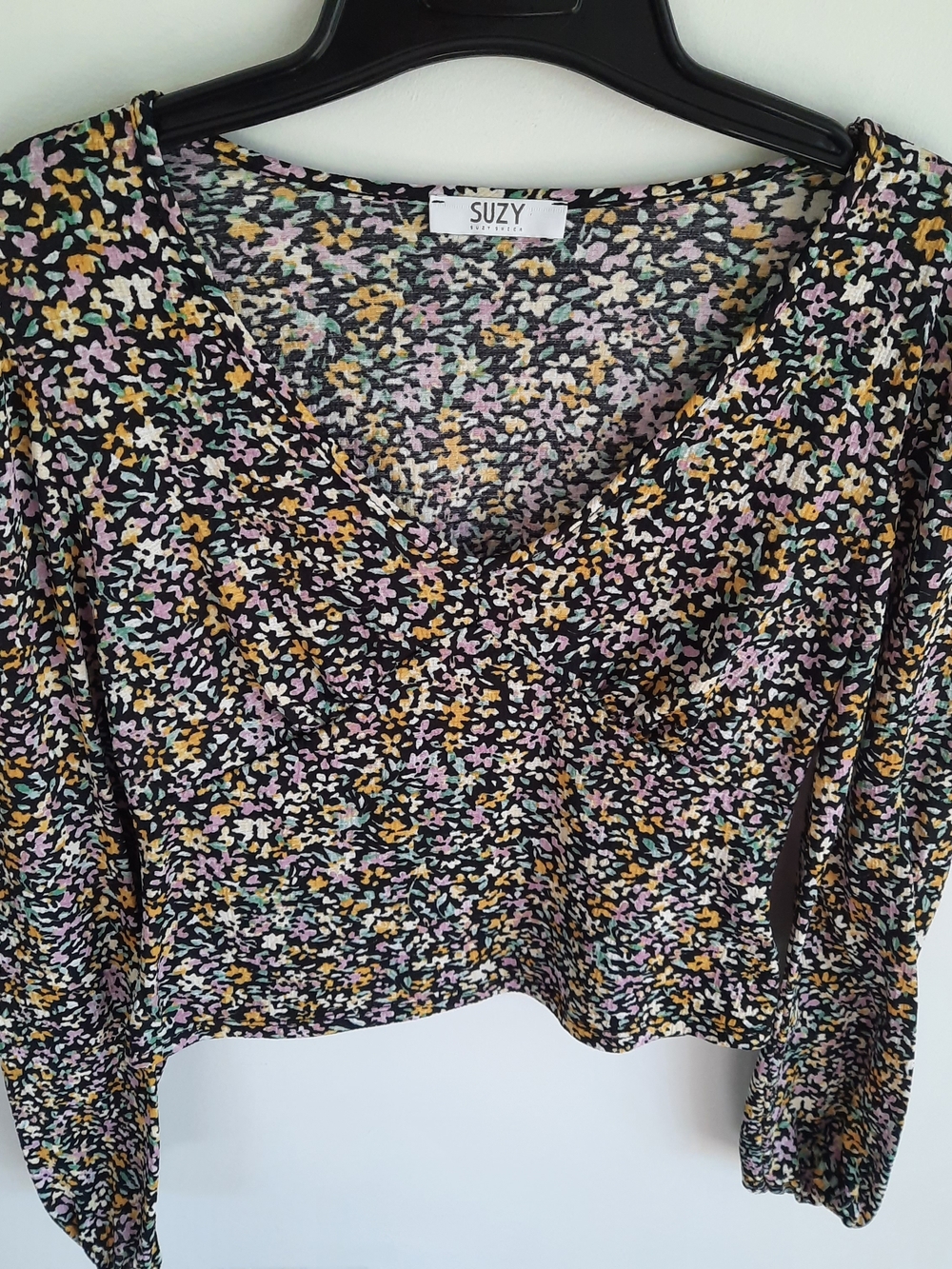 Suzy Shier Black V-Neck Blouse with Pastel Floral Print Size S